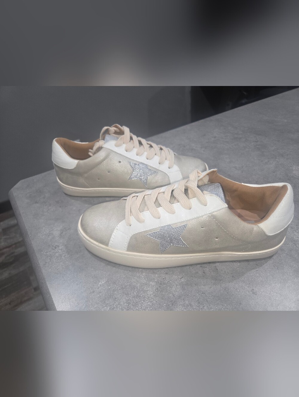 Metallic Star Lace-Up Women's Sneakers in Champagne